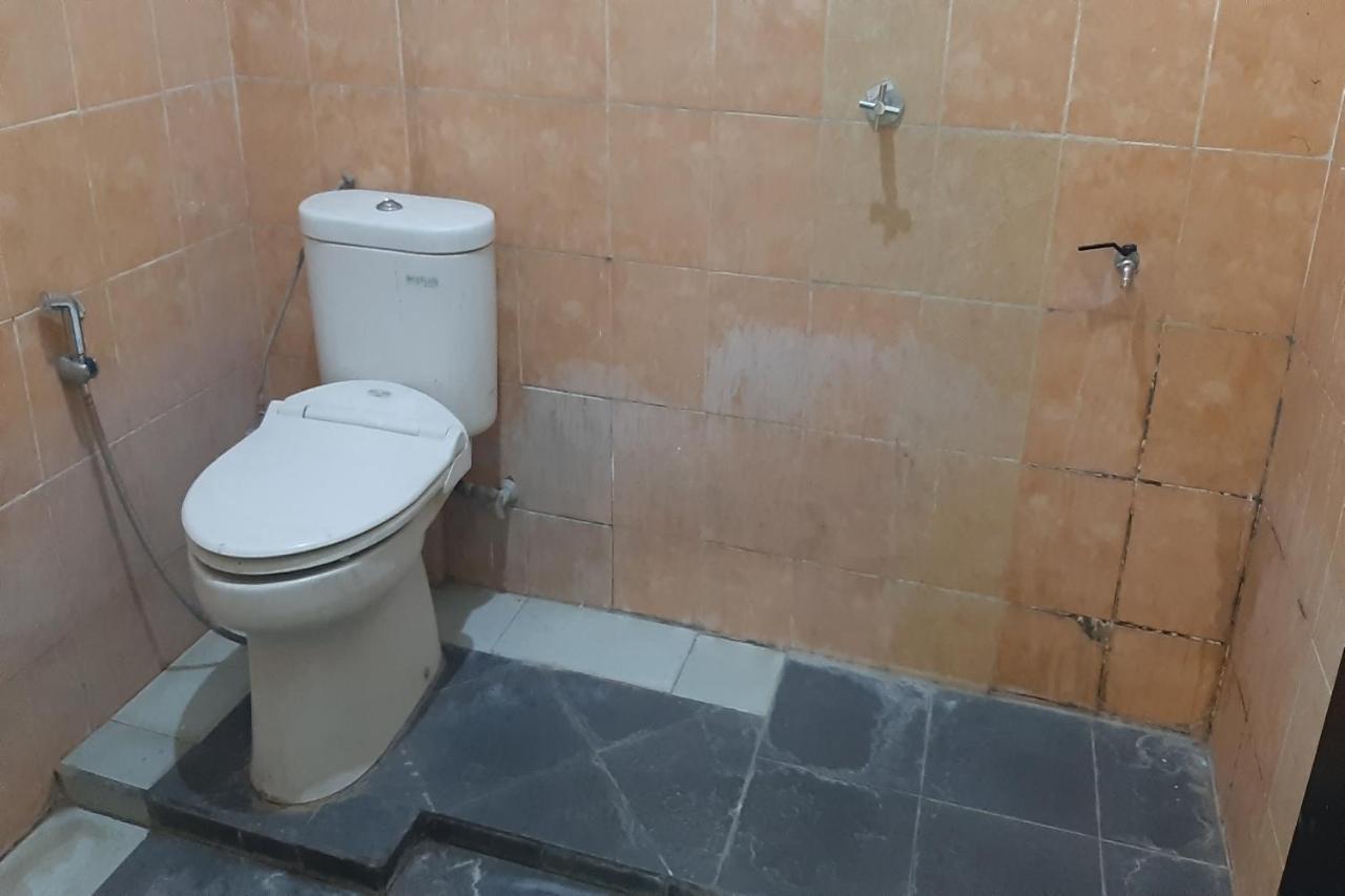 Spot On 92466 Adam Kost Syariahnearwisata Jembatan Barito Hotell Banjarmasin  Exteriör bild