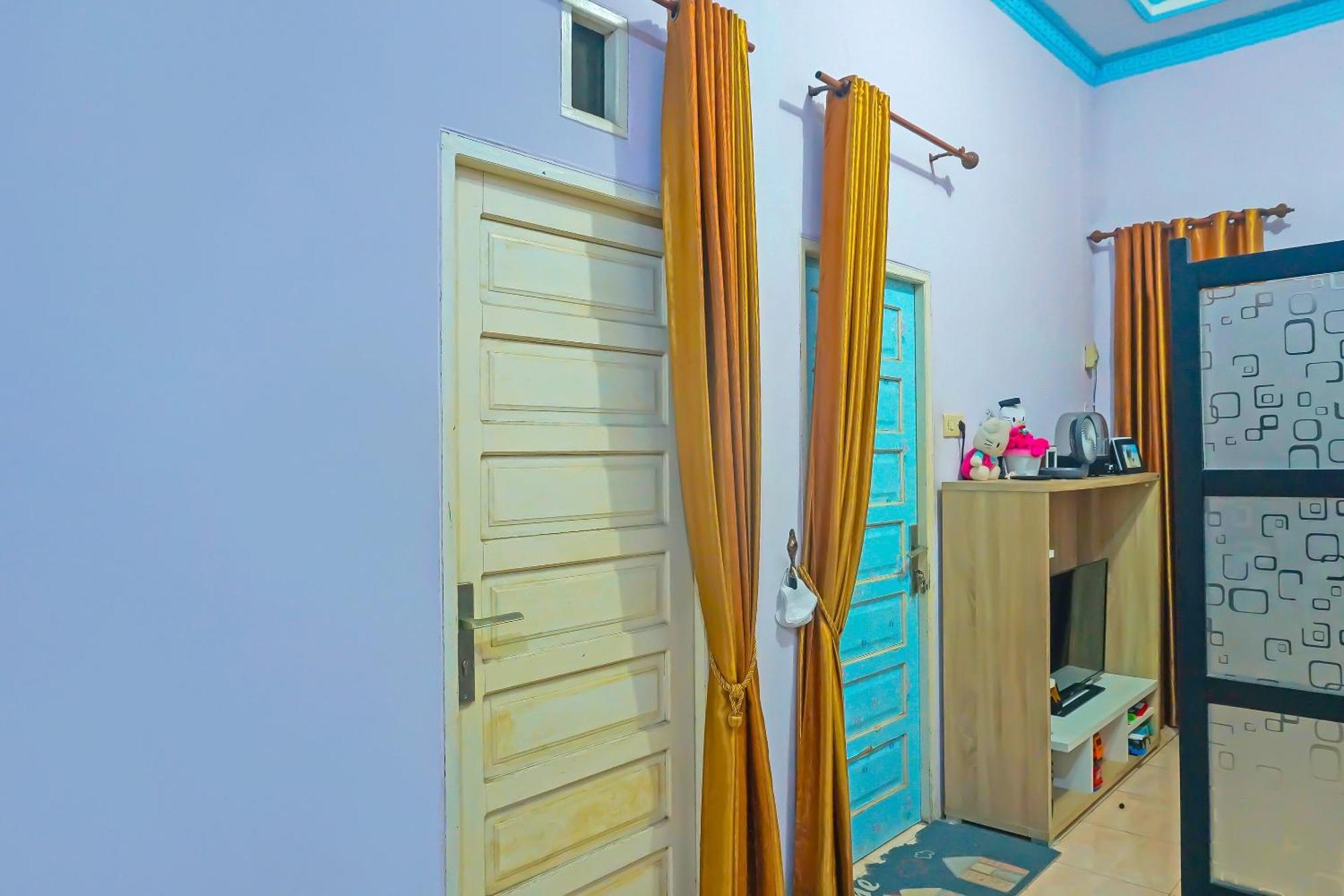Spot On 92466 Adam Kost Syariahnearwisata Jembatan Barito Hotell Banjarmasin  Exteriör bild